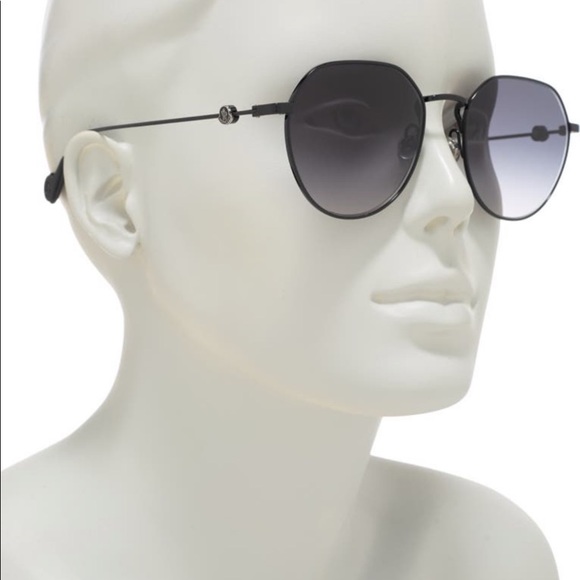 Luxury Moncler Sunglasses - Picture 8 of 8